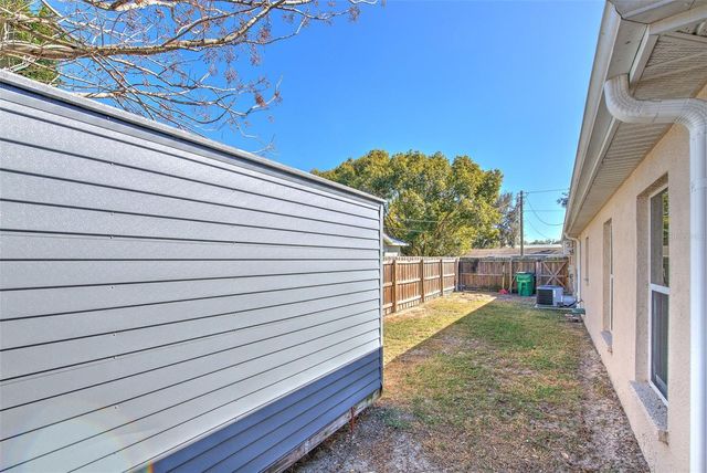 38021 10 TH AVE, Zephyrhills, FL 33542