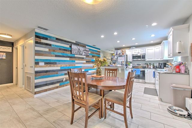 38021 10 TH AVE, Zephyrhills, FL 33542