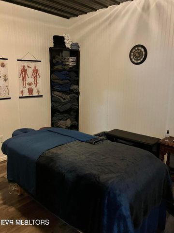 8260 Highway 19, Roan Mountain, TN 37687
