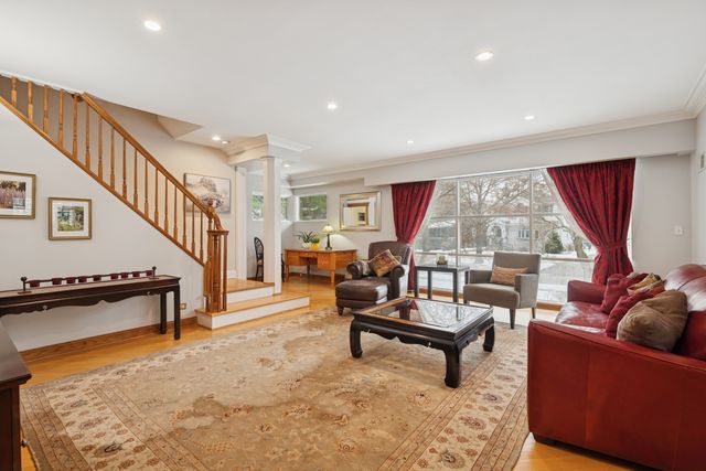 369 Addison Road, Riverside, IL 60546