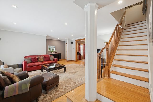 369 Addison Road, Riverside, IL 60546