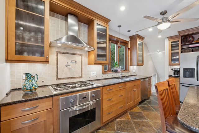 369 Addison Road, Riverside, IL 60546