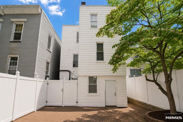 6119 Tyler Place, West New York, NJ 07093