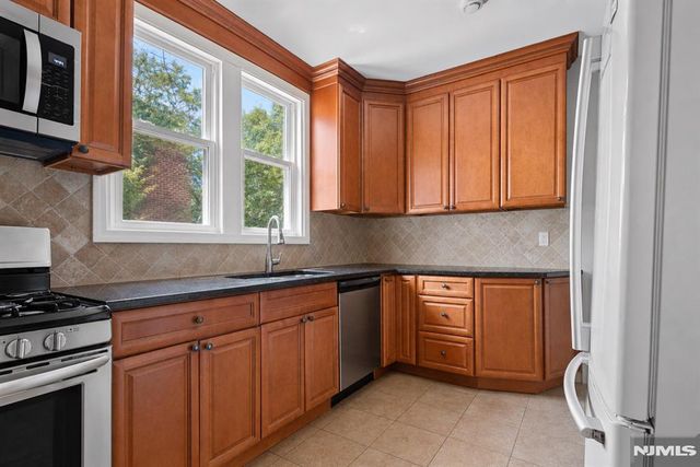 6119 Tyler Place, West New York, NJ 07093