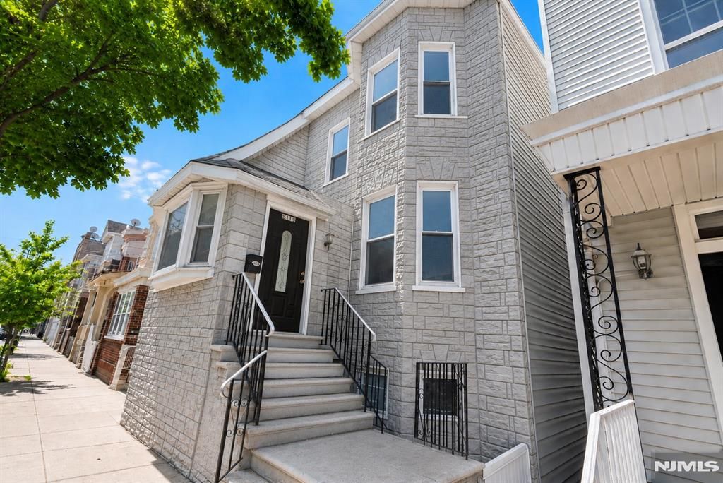 6119 Tyler Place, West New York, NJ 07093