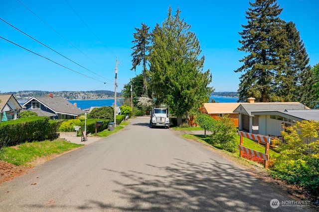 525 Farragut Avenue NE, Port Orchard, WA 98366