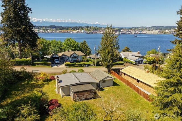 525 Farragut Avenue NE, Port Orchard, WA 98366