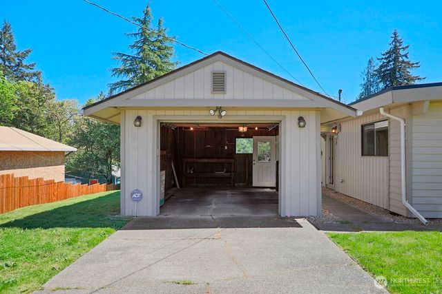 525 Farragut Avenue NE, Port Orchard, WA 98366