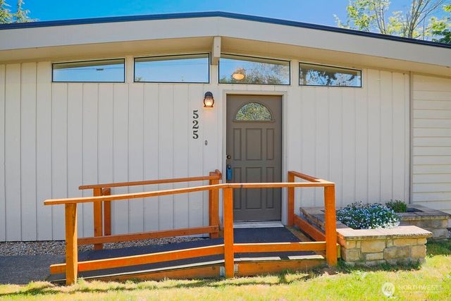 525 Farragut Avenue NE, Port Orchard, WA 98366