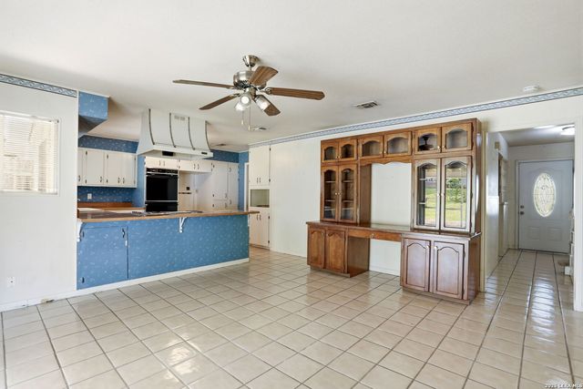 3906 KILLARNEY DR, San Antonio, TX 78223