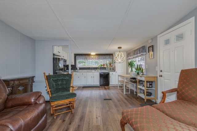 4 Clovercrest Drive, Nashua, NH 03062