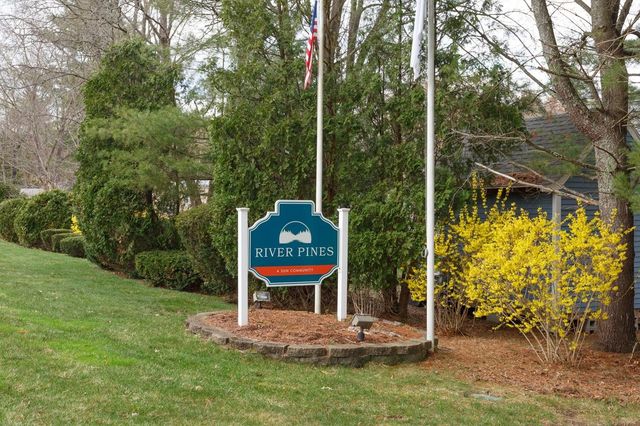 4 Clovercrest Drive, Nashua, NH 03062