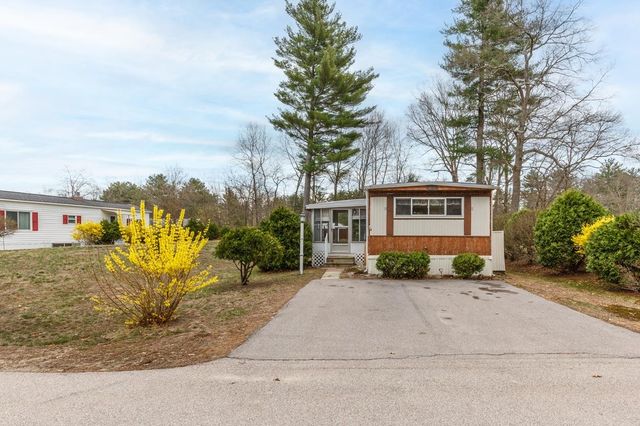 4 Clovercrest Drive, Nashua, NH 03062