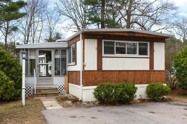 4 Clovercrest Drive, Nashua, NH 03062