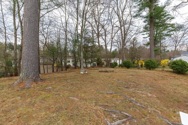 4 Clovercrest Drive, Nashua, NH 03062