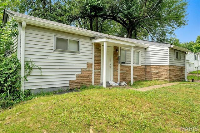 10145 Earl Drive, St Louis, MO 63136