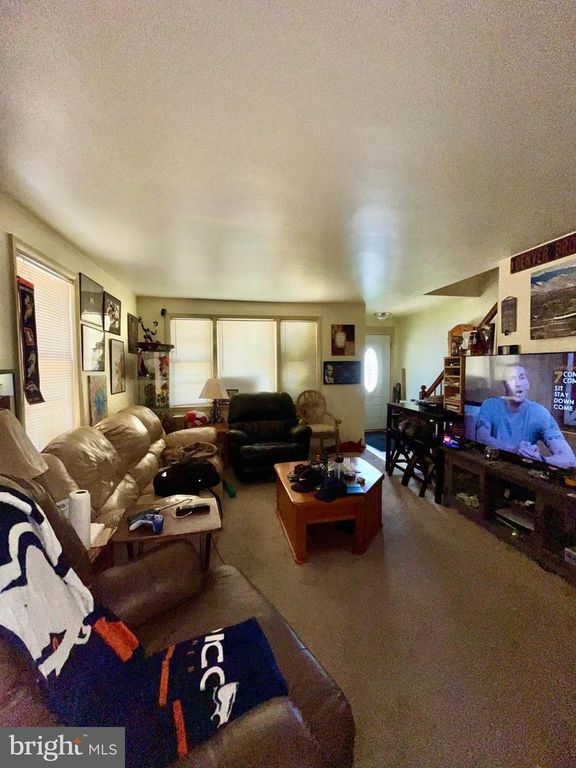 Image 3 of property listing at 2507 PARKTRAIL RD, Baltimore, MD 21234