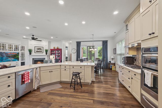 15112 Kampen Circle, Carmel, IN 46033