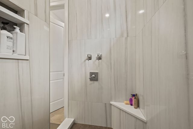 15112 Kampen Circle, Carmel, IN 46033