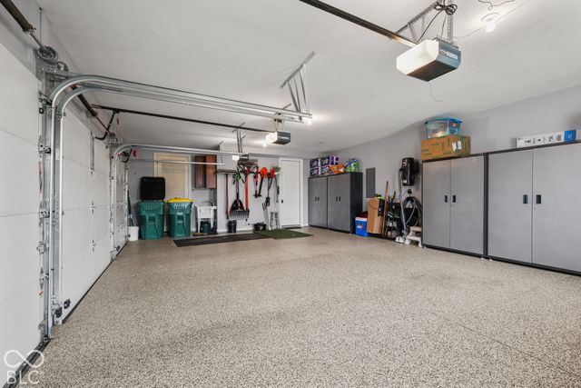 15112 Kampen Circle, Carmel, IN 46033