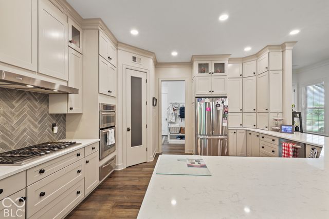 15112 Kampen Circle, Carmel, IN 46033
