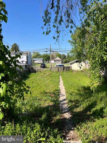 247 N COLLEGE ST, Palmyra, PA 17078