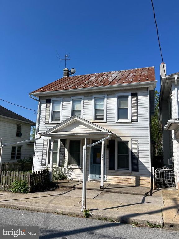247 N COLLEGE ST, Palmyra, PA 17078