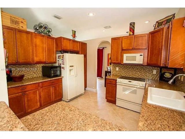 4427 NW 41st Pl 4427, Coconut Creek, FL 33073