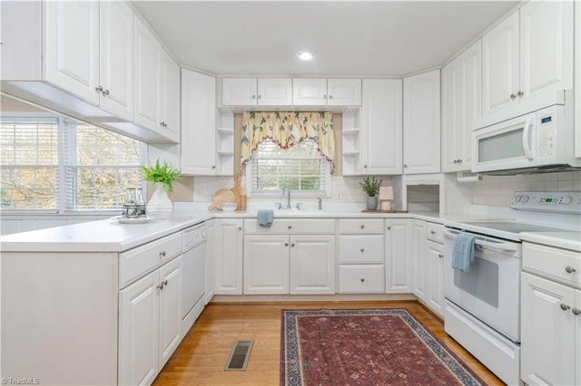 2910 Hope Valley Road, Winston-salem, NC 27106