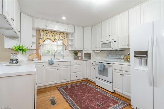 2910 Hope Valley Road, Winston-salem, NC 27106