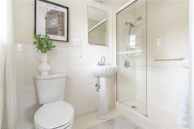 2910 Hope Valley Road, Winston-salem, NC 27106