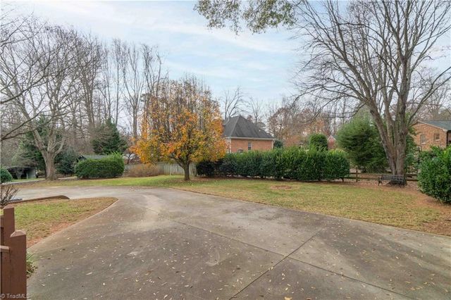 2910 Hope Valley Road, Winston-salem, NC 27106