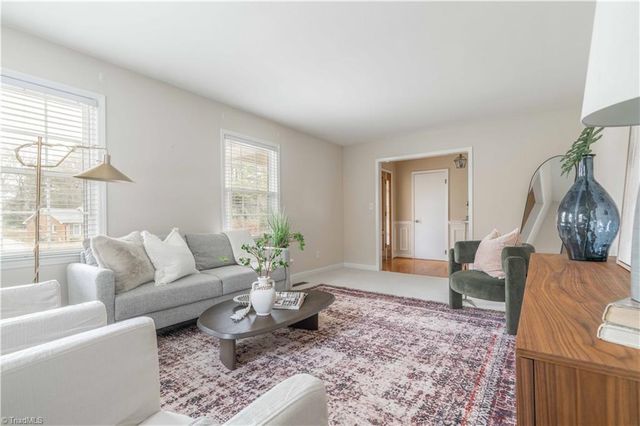 2910 Hope Valley Road, Winston-salem, NC 27106