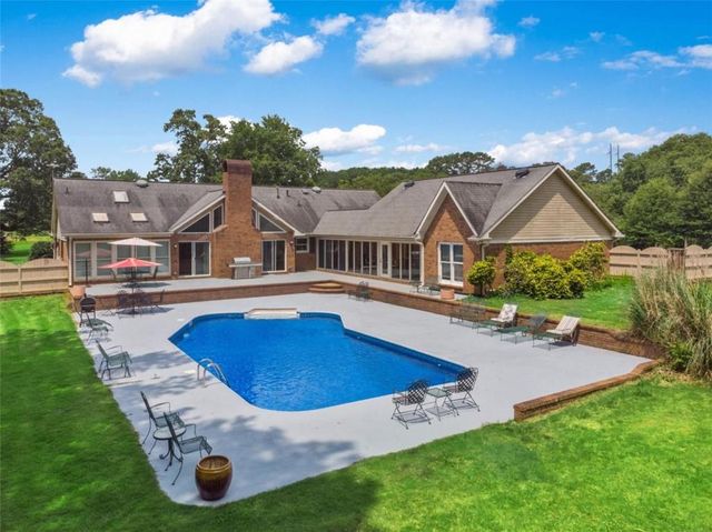 1061 Highway 92, Fayetteville, GA 30214