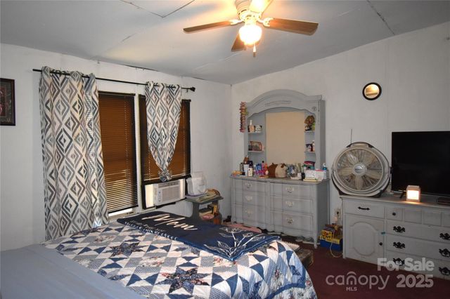 4062 Smokey Creek Road, Lenoir, NC 28645
