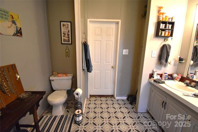 4062 Smokey Creek Road, Lenoir, NC 28645