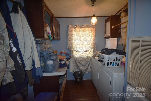 4062 Smokey Creek Road, Lenoir, NC 28645