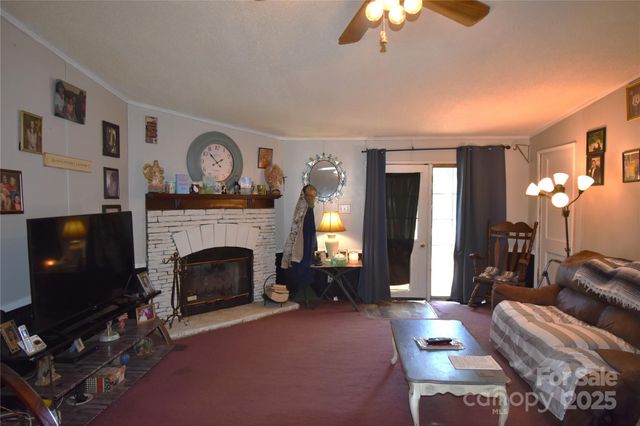 4062 Smokey Creek Road, Lenoir, NC 28645