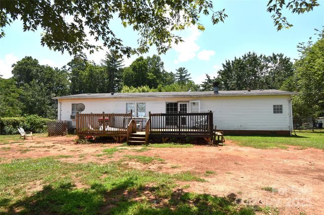 4062 Smokey Creek Road, Lenoir, NC 28645