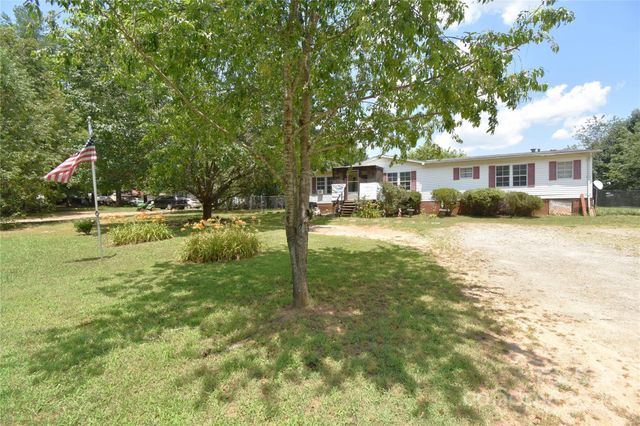 4062 Smokey Creek Road, Lenoir, NC 28645