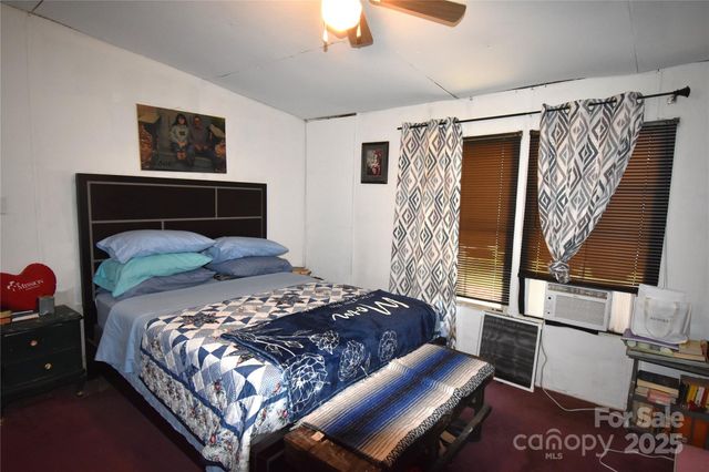 4062 Smokey Creek Road, Lenoir, NC 28645