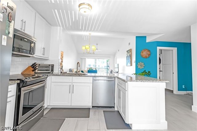 1330 Derbyshire CT E203, Naples, FL 34116