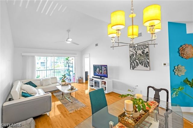 1330 Derbyshire CT E203, Naples, FL 34116