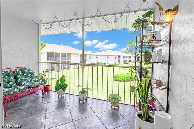 1330 Derbyshire CT E203, Naples, FL 34116