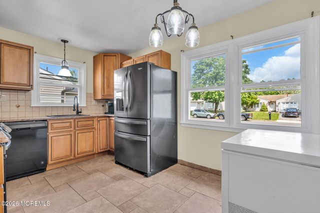 13 Scenic Drive, Freehold, NJ 07728