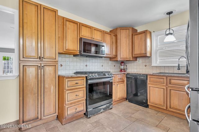 13 Scenic Drive, Freehold, NJ 07728