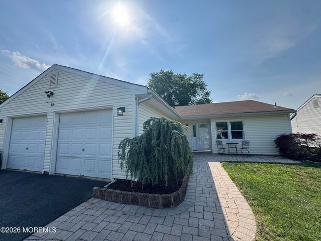 13 Scenic Drive, Freehold, NJ 07728