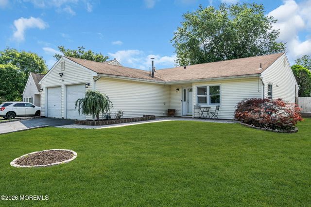 13 Scenic Drive, Freehold, NJ 07728