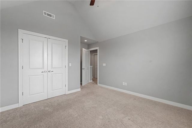 2190 N Woodlark Lane, Fayetteville, AR 72704