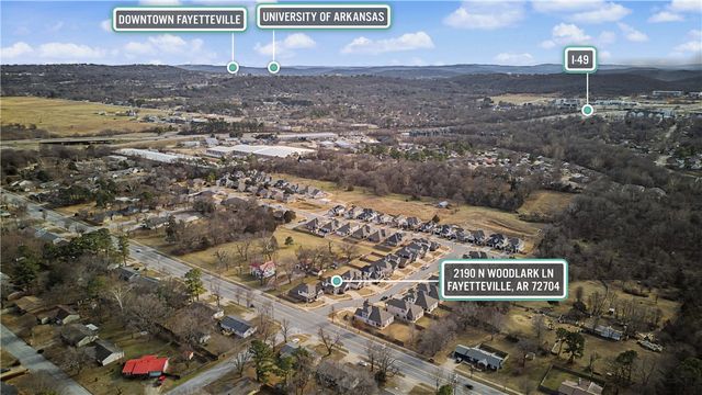 2190 N Woodlark Lane, Fayetteville, AR 72704